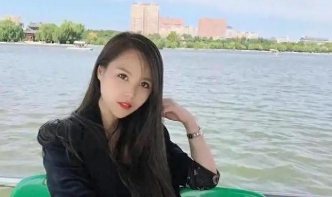 妈妈近况曝光！摆摊卖甜品想踏出重生第一步麻将胡了试玩网站免费“重庆姐弟坠亡案”(图8)